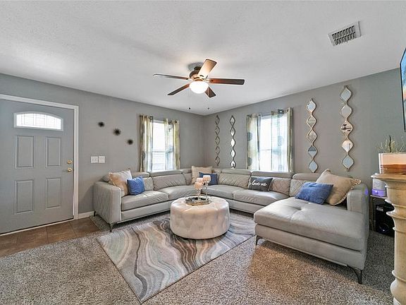 4th image of 3903 Jamaica St