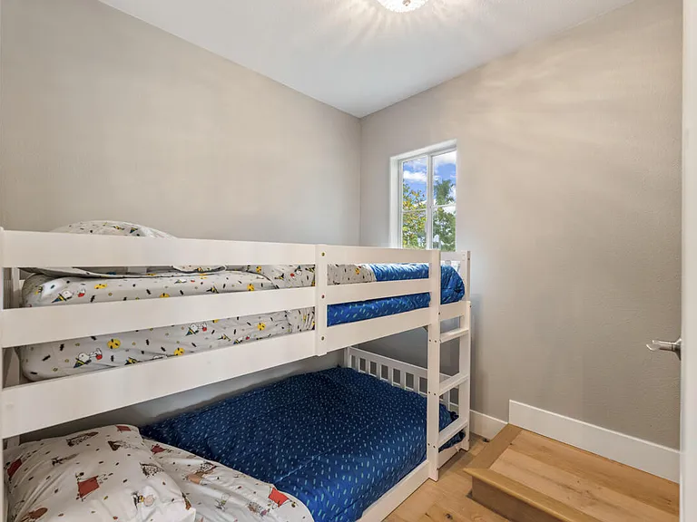 200 Oak View Ln — Photo 24