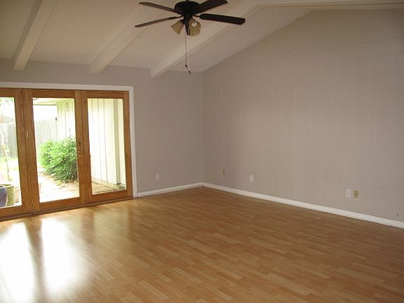 3rd image of 2303 Lawnmeadow Dr