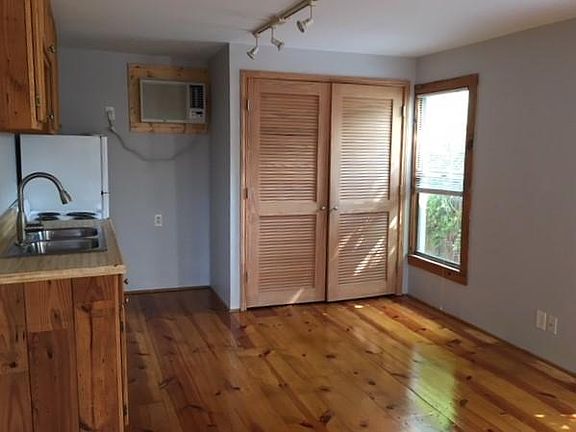 5th image of 513 E Ashby Pl APT 2