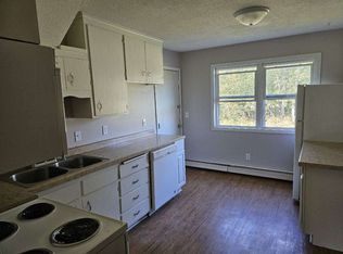 17256 Kenyon St NE APT 4, Andover, MN 55304