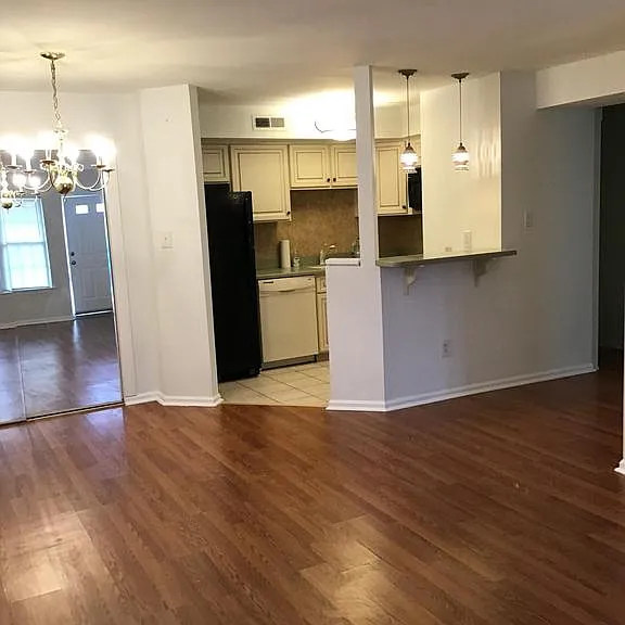 45011 Bennett Pl #5 — Photo 6