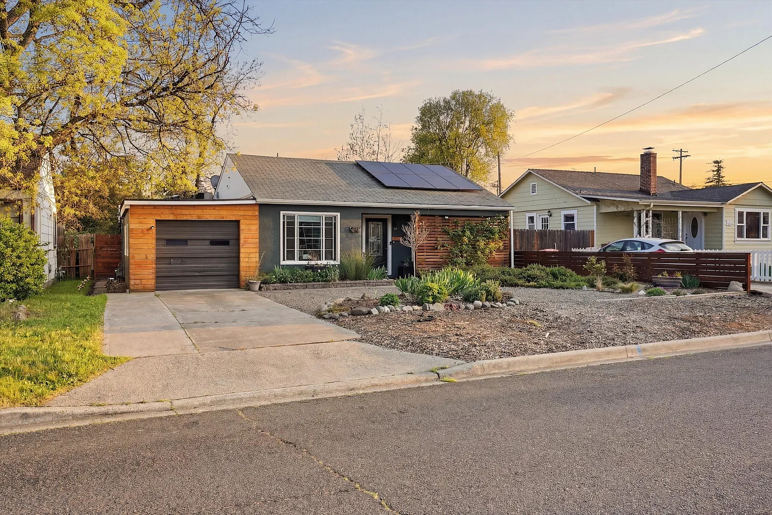 917 Grant Ave photo 1