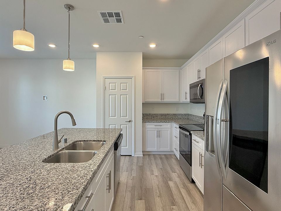 1st image of 455 Fitzpatrick Rd #101