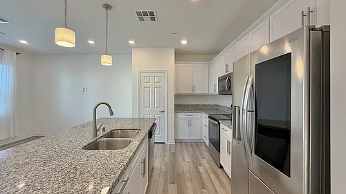 455 Fitzpatrick Rd #101 Photo 1