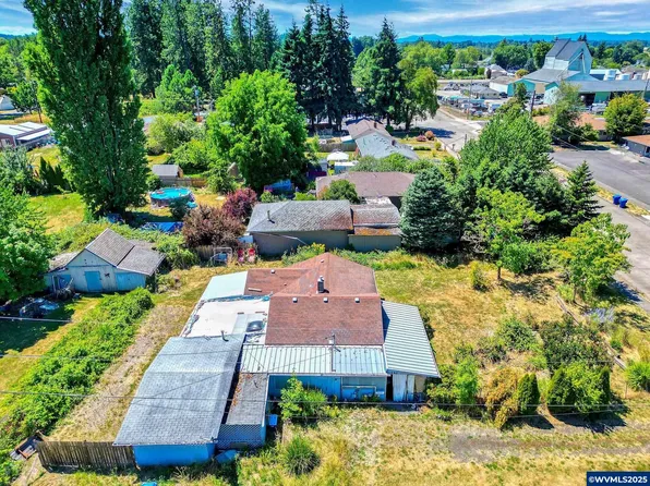 592 Hazel St, Jefferson, OR 97352