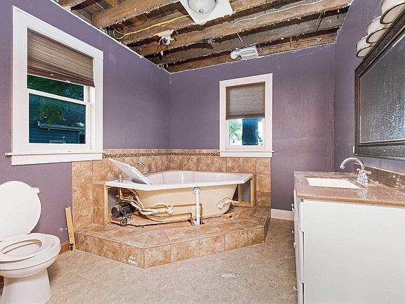 5th image of 1542 W 16th St