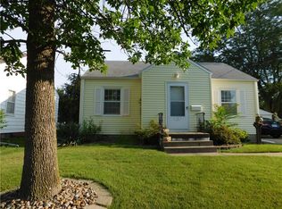 5715 Allison Ave, Des Moines, IA 50310