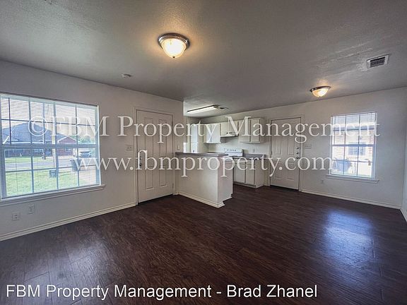 4th image of 206 W Lamar St