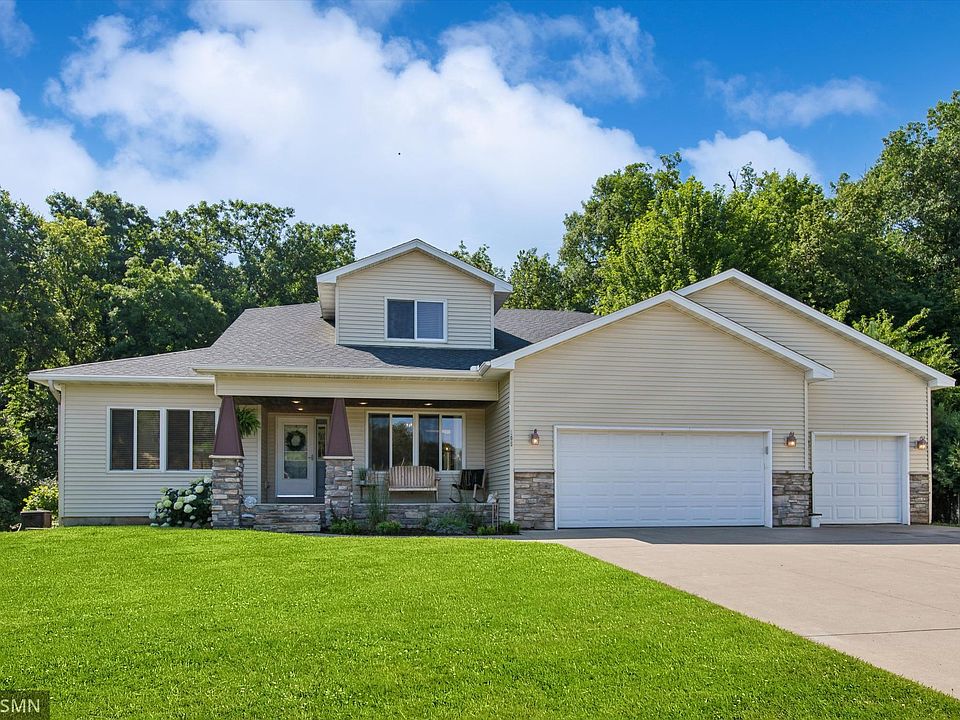 1st image of 105 Valley Ct