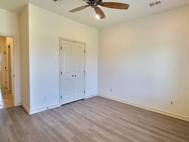 5234 Kemper St — Photo 27