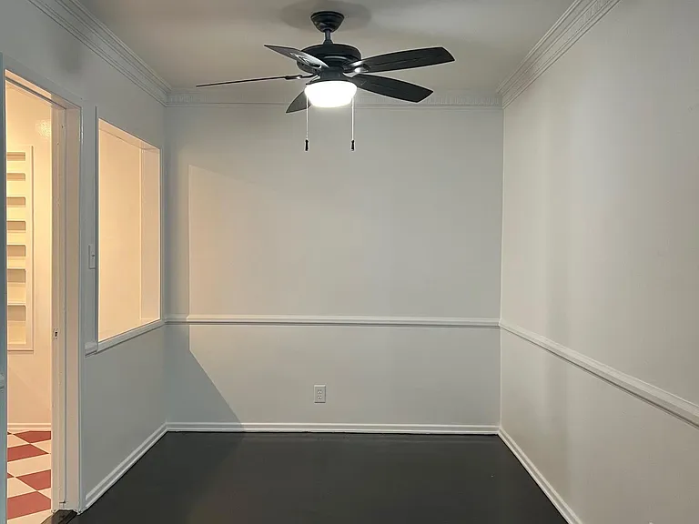 2269 N Beachwood Dr #202 — Photo 8