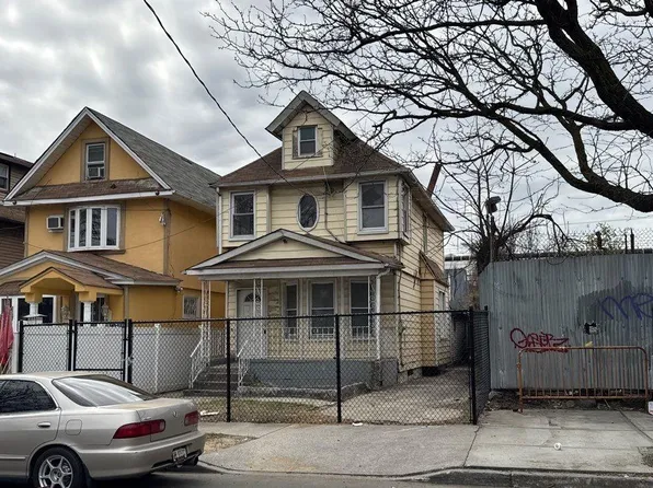 181-10 93rd Avenue, Hollis, NY 11423
