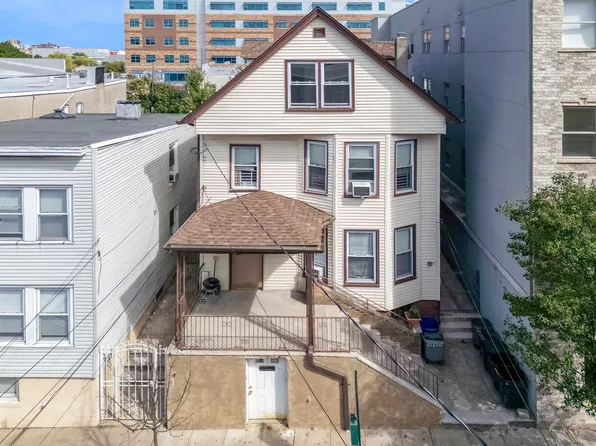 530 47th St, Union City, NJ 07087
