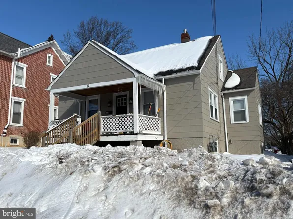 19 Oakland Ave, West Grove, PA 19390