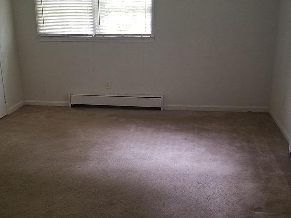 5th image of 715 Circle Ct