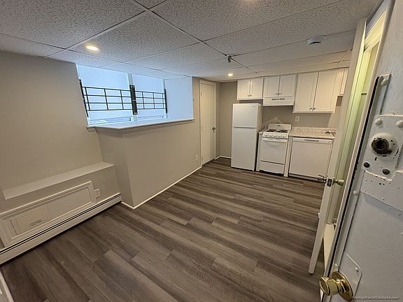 3rd image of 224 South St #A