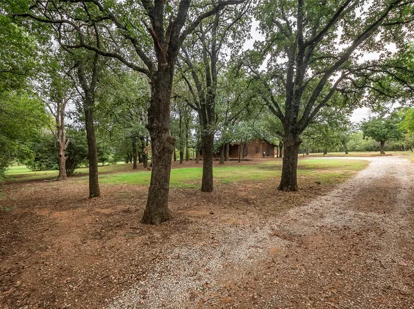 3050 Collins Rd, Burleson, TX 76028