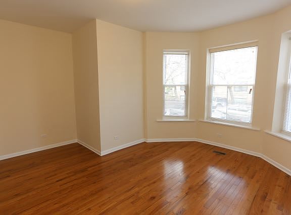 5th image of 1319 W Foster Ave #1