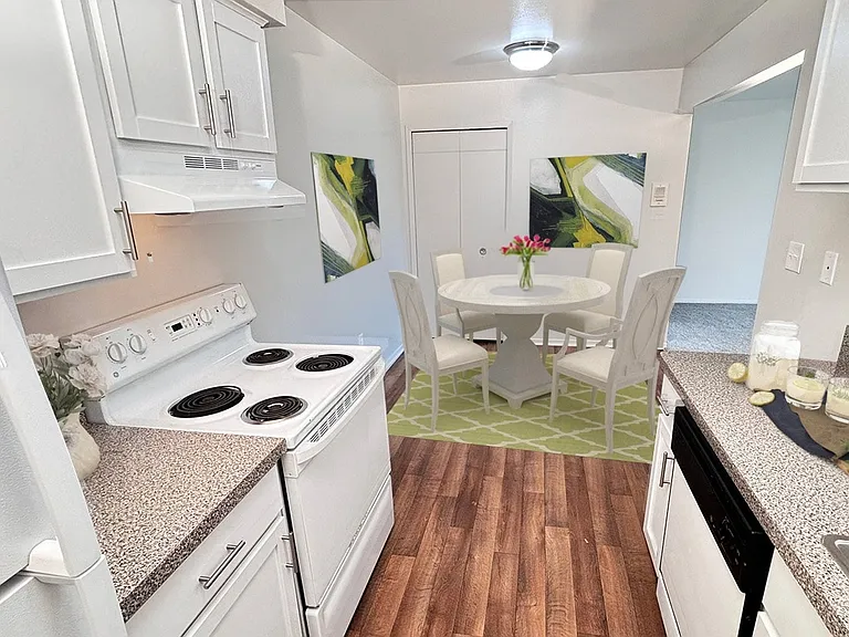 Twyckingham Valley Apartments — Photo 1