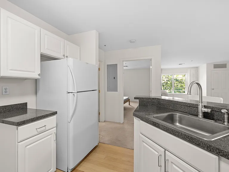 30 Franklin St #309 — Photo 3