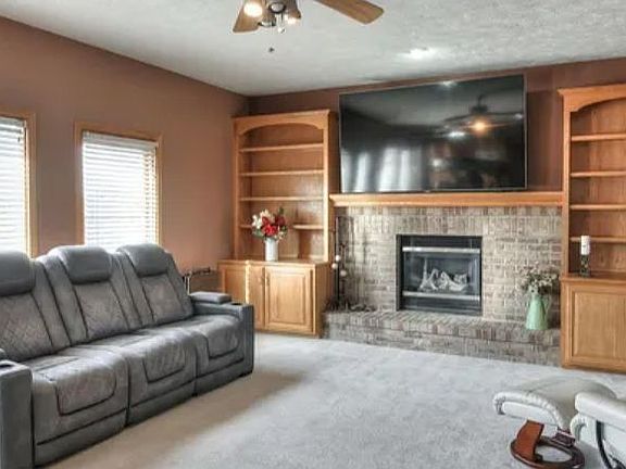 5th image of 7902 S 168th Ave
