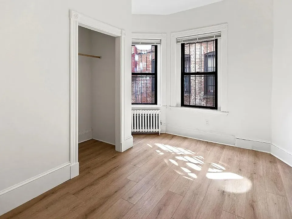 868 Huntington Ave #1