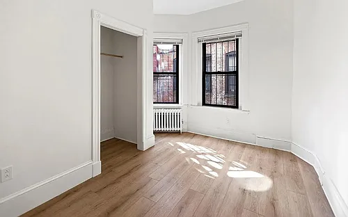 868 Huntington Ave Photo 1