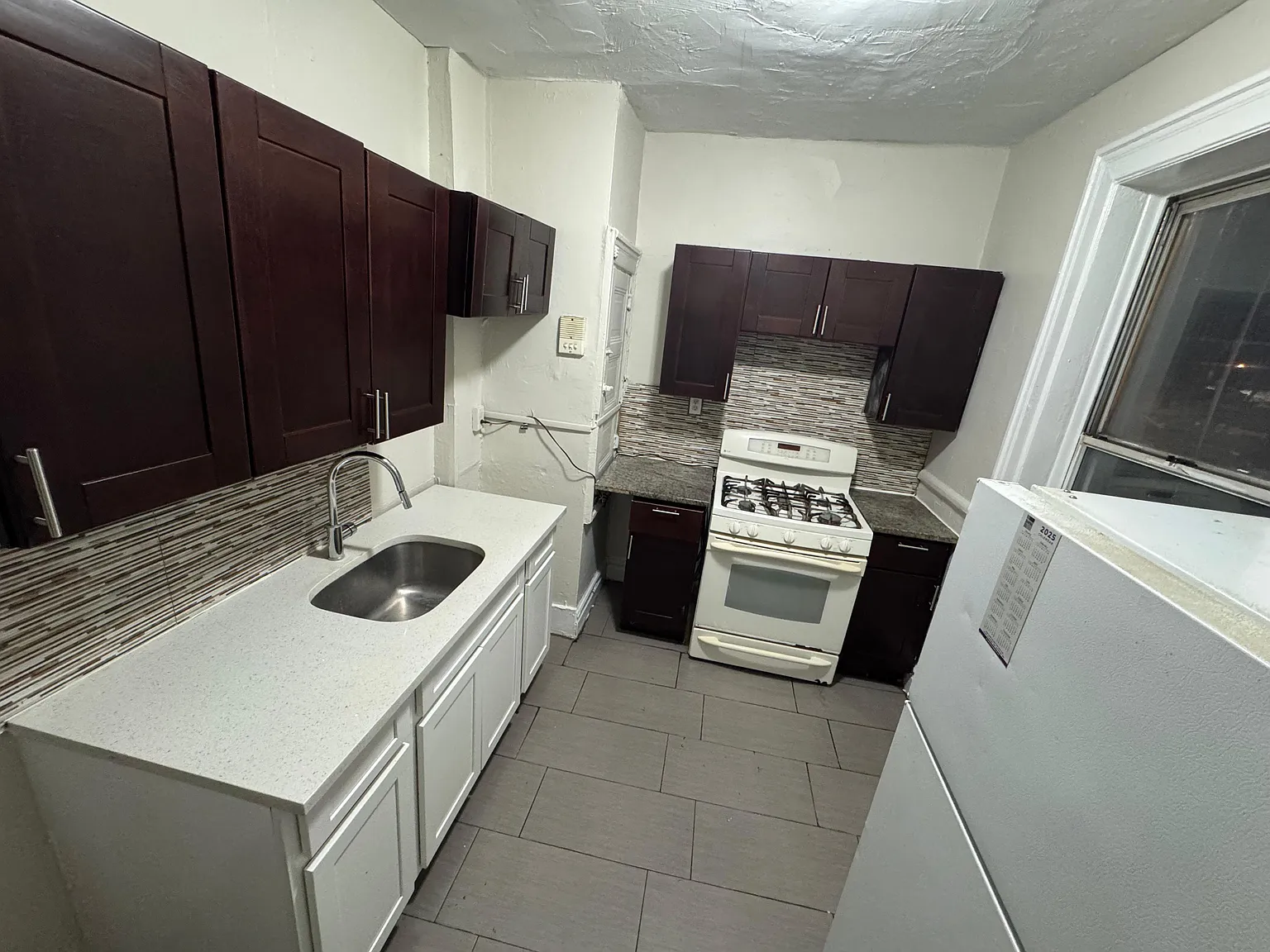 3 bed, $1,950 — Photo 2