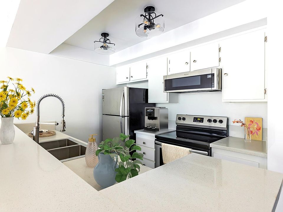 1st image of 4646 Los Feliz Blvd APT 218