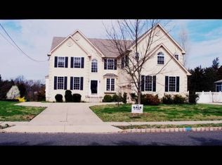 63 Dahmer Rd, Somerset, NJ 08873