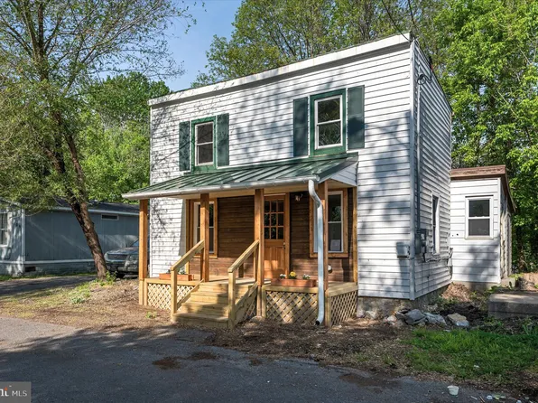 111 Ray St, Shepherdstown, WV 25443