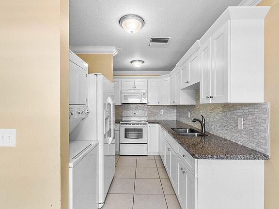 3rd image of 1340 NW 19th Terrace #103