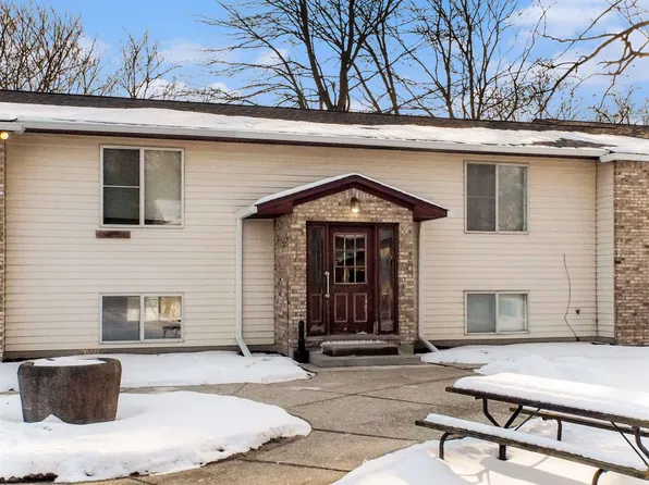 3377 W Vienna Rd APT A, Clio, MI 48420