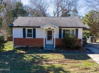 1329 Francis Rd, Knoxville, TN 37909