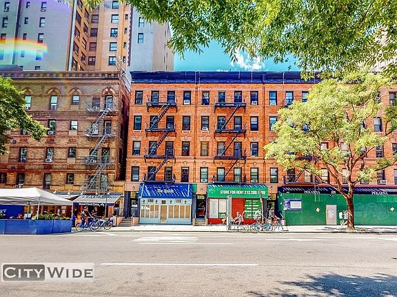 5th image of 588 Amsterdam Ave #4W