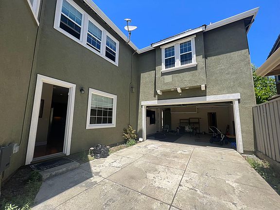 2nd image of 9416 Berkshire Ln