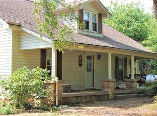 5940 Claude Brittain Rd, Hickory, NC 28602