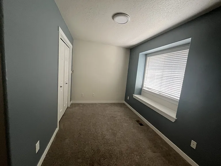 1820 W Camelot Dr — Photo 13