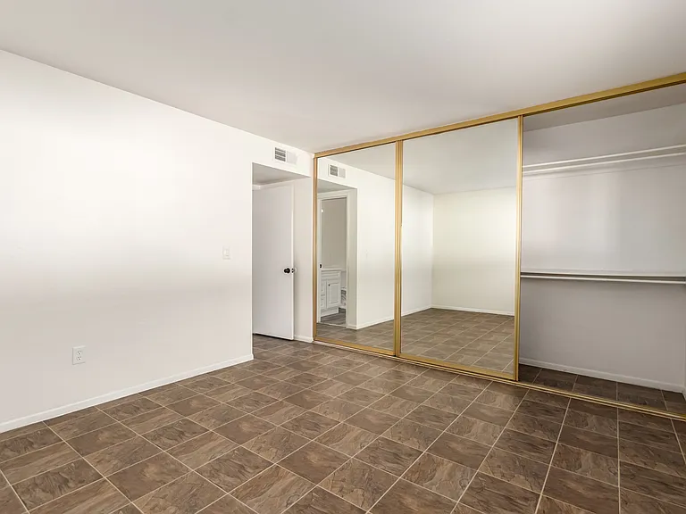 27 W Concorda Dr #104 — Photo 12