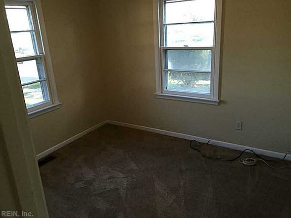 4th image of 34 Tallwood Dr
