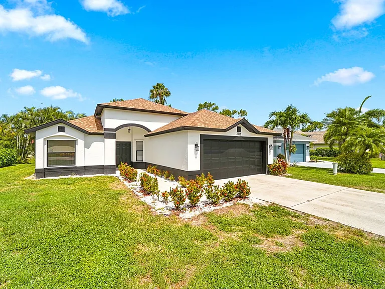 3708 Kent Dr — Photo 3