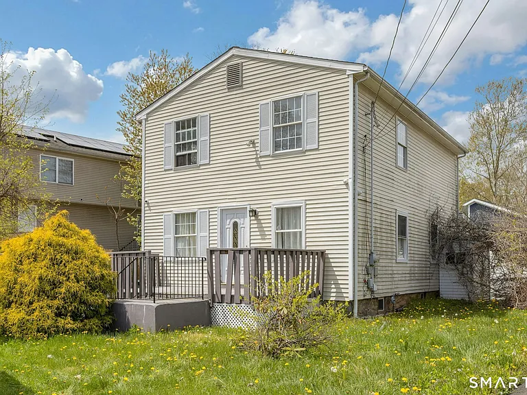 614 Earl Ave — Photo 1
