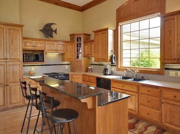 Kitchen with granite-topped island