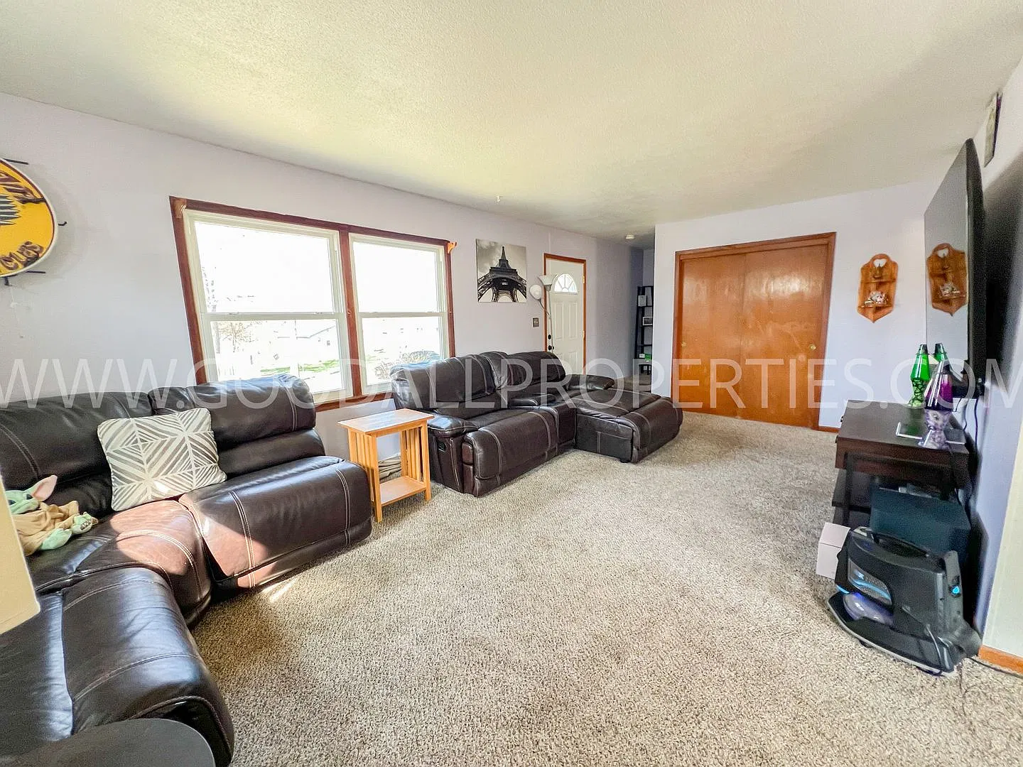 Price Reduction!! 4 bedroom home in Des Moines with a 2 car garage and fenced in backyard — Photo 4