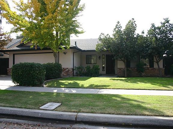 2nd image of 5852 E Illinois Ave