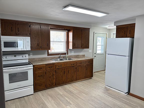4th image of 1031 Melrose Ct #1031