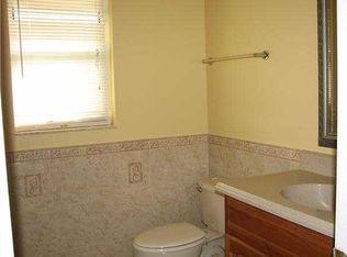 5462 NW 49th Ct, Pompano Beach, FL 33073