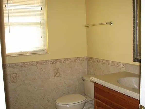 5462 NW 49th Ct, Pompano Beach, FL 33073