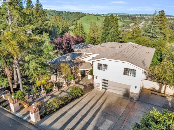 17772 Sweetbriar Pl, Castro Valley, CA 94546